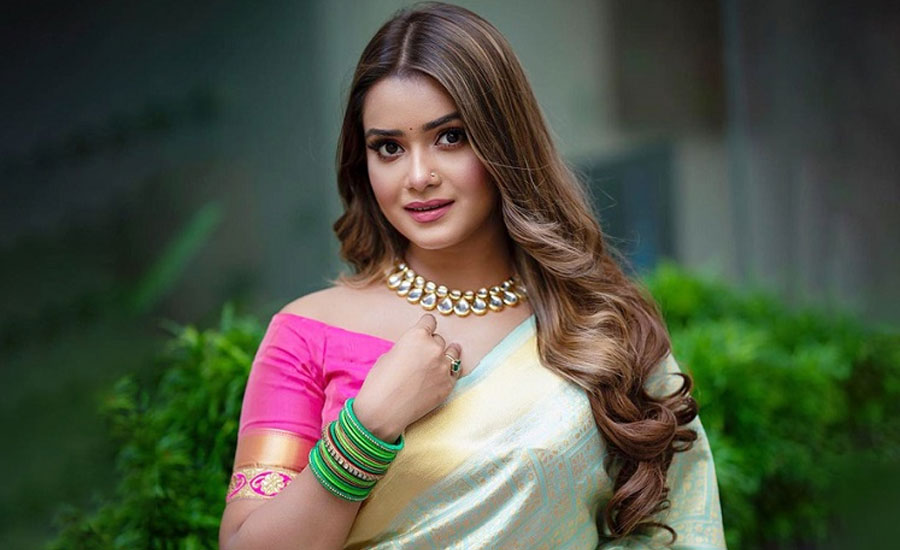 শাড়ি নিয়ে প্রতারণা, গ্রেফতার হতে পারেন তানজিন তিশা