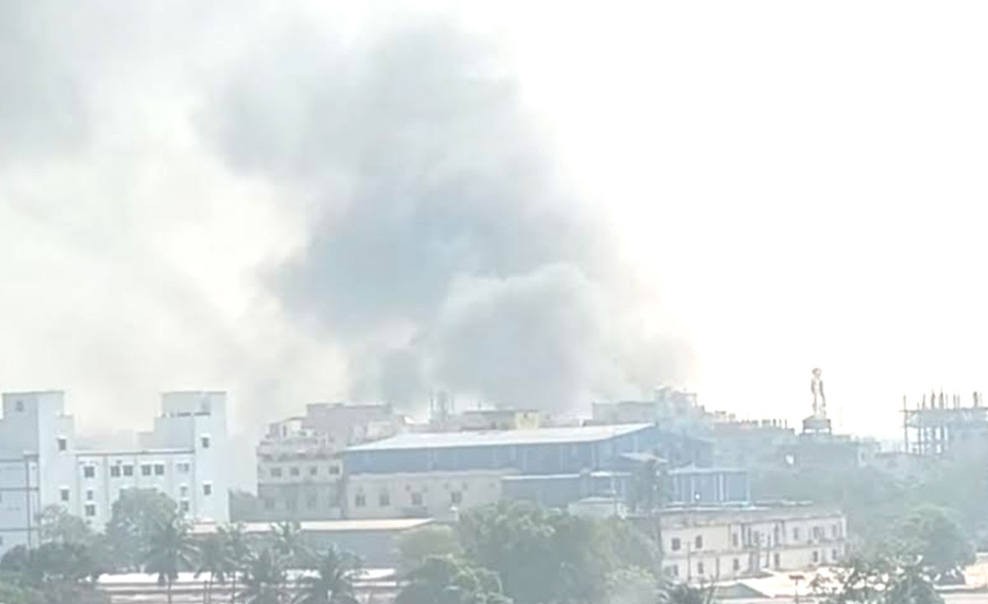 টঙ্গীতে তুলার গুদামে আগুন, নিয়ন্ত্রণে ৭ ইউনিট