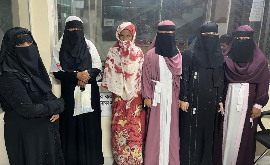 ক্যাম্পের বাইরে অবৈধভাবে বসবাস করা ১৮ রোহিঙ্গা আটক