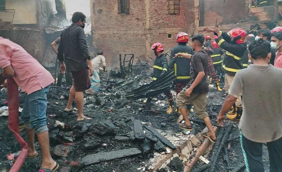 উখিয়ায় ভয়াবহ অগ্নিকাণ্ডে ব্যবসায়ী নিহত, আহত অন্তত ৯