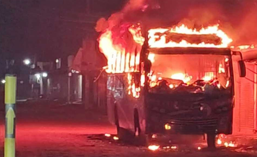 ময়মনসিংহে দাঁড়িয়ে থাকা বাসে আগুন, দগ্ধ হয়ে একজনের মৃত্যু