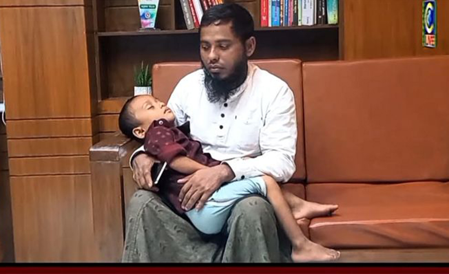 ৩ দিন পর মা-বাবার কোলে ফিরল অপহৃত রোহিঙ্গা শিশু ইছা