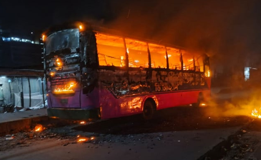 গাজীপুরে দাঁড়িয়ে থাকা ৩ বাসে আগুন দিল দুর্বৃত্তরা