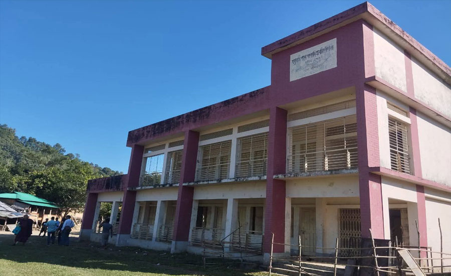 রুমায় যথুরাম পাড়া সরকারি প্রাথমিক বিদ্যালয়ে পাঠদান ছাড়াই চলছে বেতন উত্তোলন