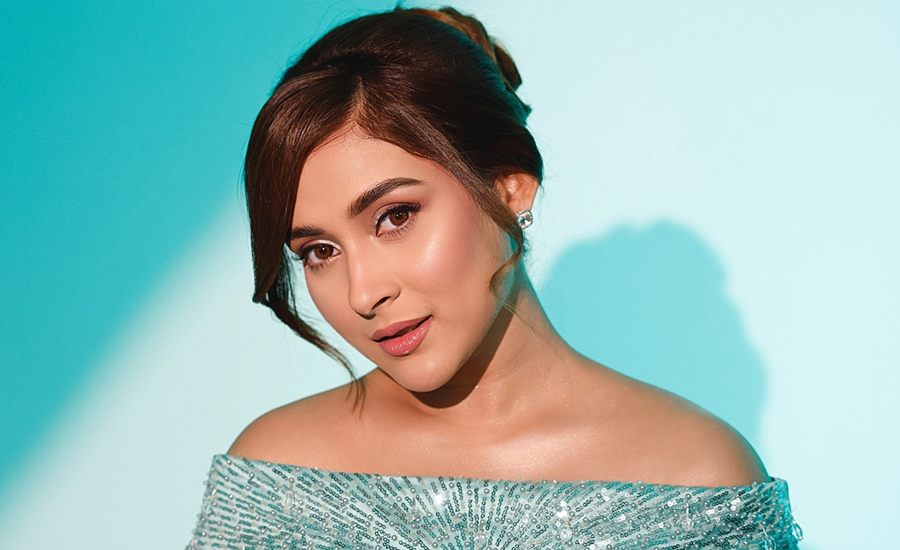 আদালতে আত্মসমর্পণ মেহজাবীন চৌধুরীর