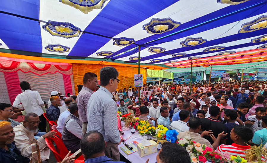 লংগদুতে দীপেন দেওয়ানকে স্বাগত জানাতে মানুষের ঢল