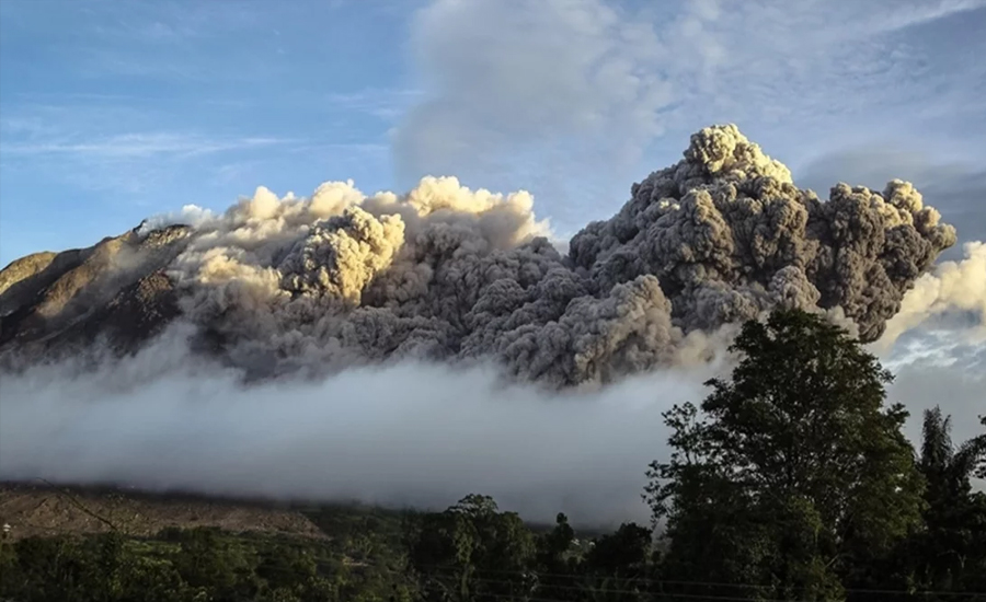 জাপানে সাকুরাজিমা আগ্নেয়গিরিতে অগ্ন্যুৎপাত, ৪৪০০ মিটার ওপর উড়ছে ছাই