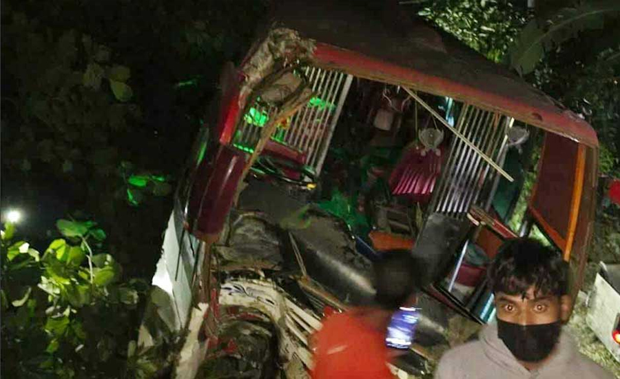 ‎সীতাকুণ্ডে ভয়াবহ সড়ক দুর্ঘটনায় নিহত ৫!