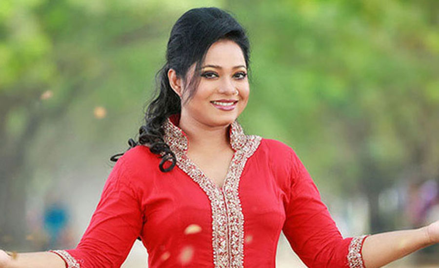 পুরোনো গান নতুন আয়োজনে গাইবেন ডলি সায়ন্তনী