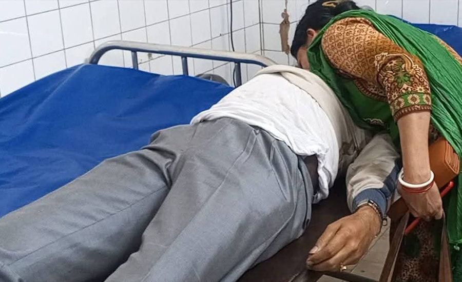 যশোরে সড়ক দুর্ঘটনায় আহত মা, রক্ত দেখে হার্ট অ্যাটাক করে ছেলের মৃত্যু