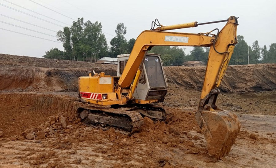 সাতক্ষীরায় ছিনতাই হওয়া এক্সকাভেটর মেশিন ফেরত পাওয়ার দাবিতে প্রবাসীর সংবাদ সম্মেলন