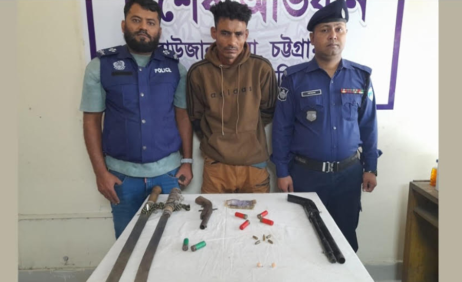 রাউজানে গরুর খামার থেকে অস্ত্র-গুলি মাদকসহ ১৫ মামলার আসামি গ্রেপ্তার