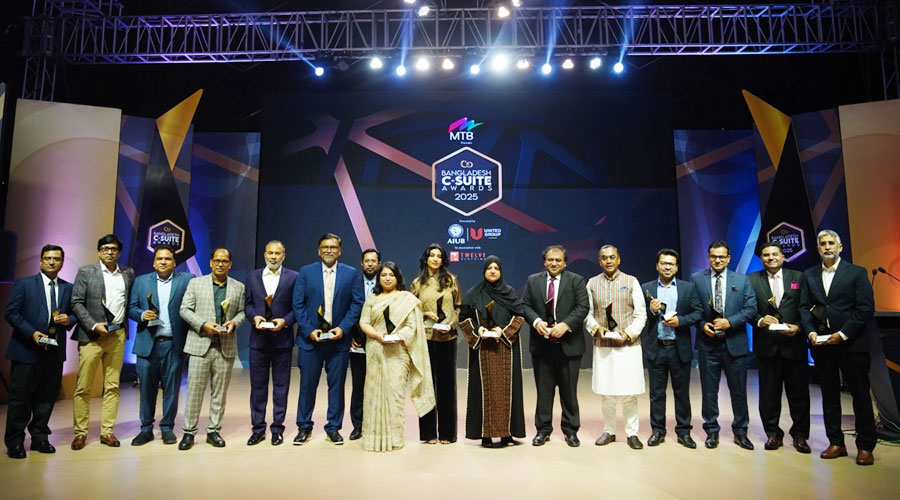 ৪র্থ বাংলাদেশ সি–স্যুট অ্যাওয়ার্ডসে স্বীকৃতি পেলেন দেশের ২৪ জন শীর্ষ নির্বাহী
