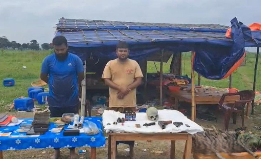 পদ্মার চরের নিয়ন্ত্রণ: অস্ত্রধারী ছাড়া বাকি সবাই ‘বোবা’