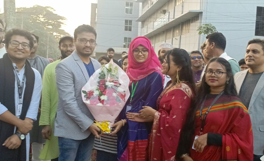 বর্ণের খেলায়, সুরের মূর্ছনায় 'বর্ণকুঞ্জ': বাকৃবিতে জাতীয় ভাষা উৎসবের এক রঙিন আয়োজন