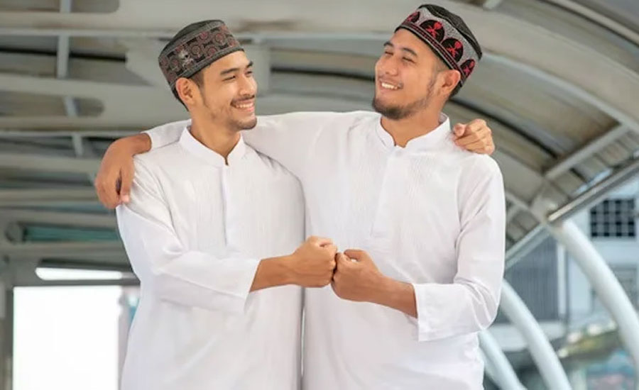 যে বন্ধুত্ব টিকে থাকে দুনিয়া ও আখিরাতে