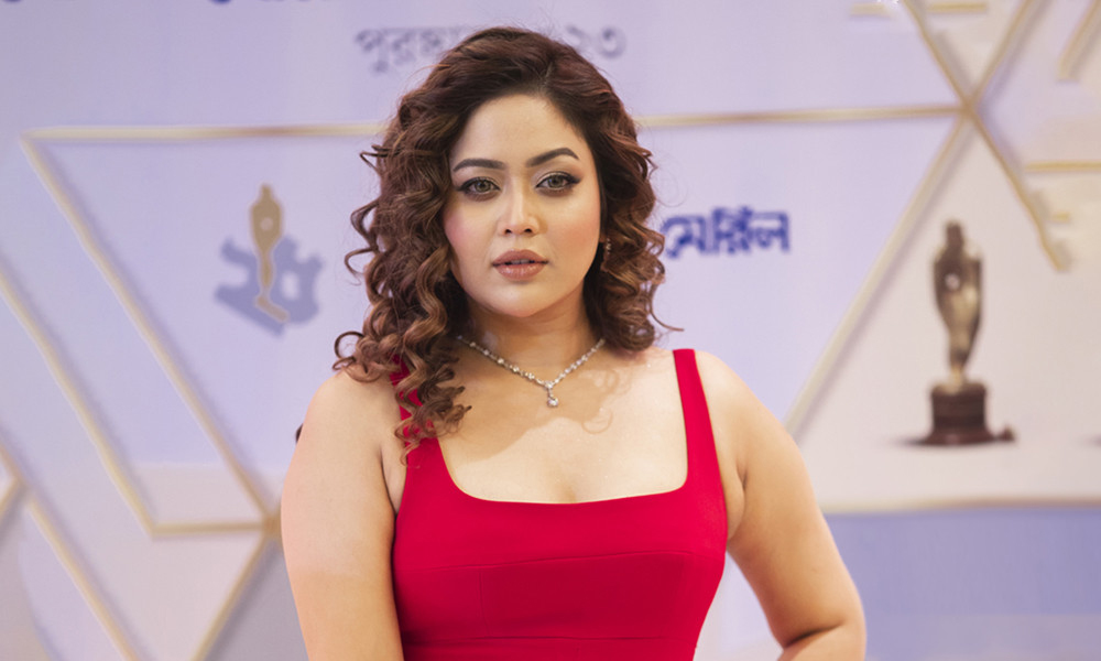 প্রতারক পুরুষ বিশ্বাসঘাতকতা গোপন রাখে : ভাবনা 