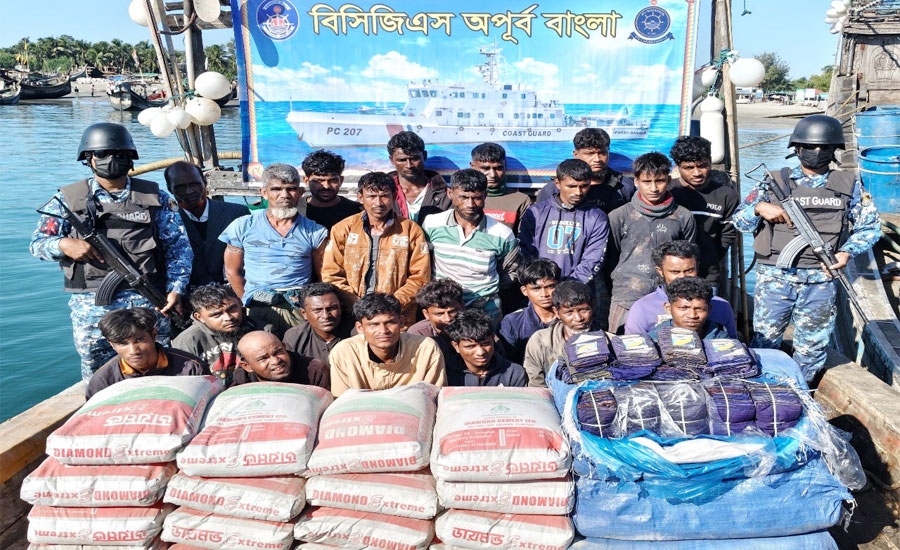 কোস্ট গার্ডের পৃথক অভিযানে সিমেন্ট-লুঙ্গি জব্দ: মিয়ানমারের নাগরিকসহ আটক ২২