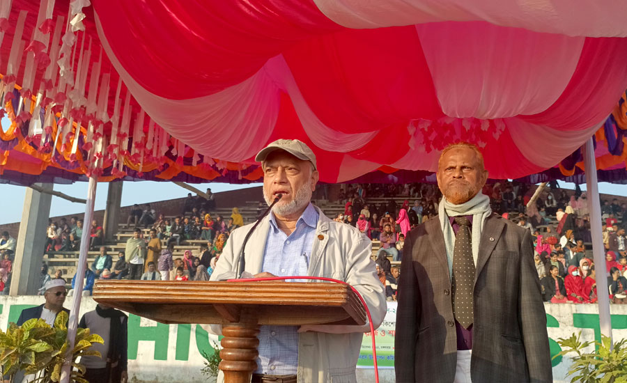 '১৭বছর ফ্যাসিস্টরা এই বাংলায় ফেরাউনের রাজত্ব কায়েম করেছিল'- বাকৃবি উপাচার্য 