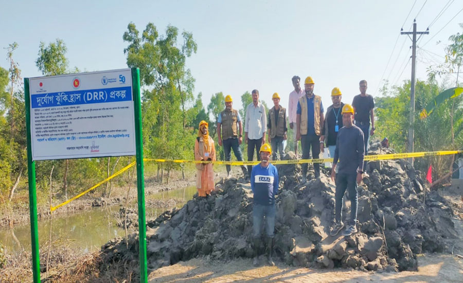 গড়ইখালীতে ১কোটি সাড়ে ২৮ লাখ টাকা ব্যয়ে সংস্কার করা হচ্ছে দুর্যোগ রক্ষা বাঁধ
