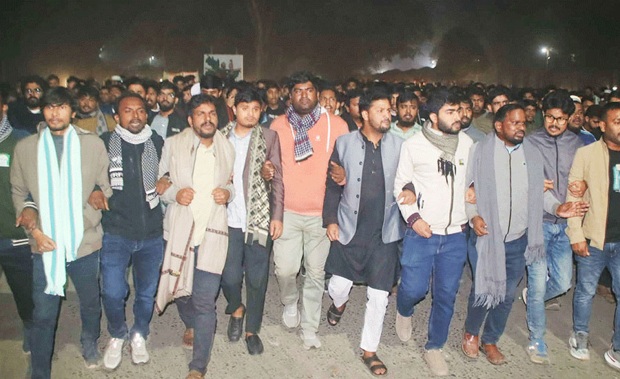 ওসমান হাদির মৃত্যুতে ইবিতে বিক্ষোভ