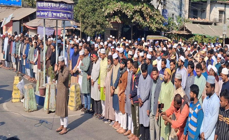 ওসমান হাদীর মৃত্যুতে সাতক্ষীরায় গায়েবানা জানাজা ও শিবিরের বিক্ষোভ