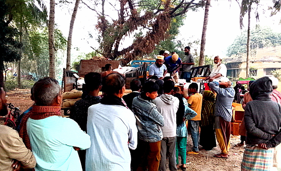 সাতলা ইউনিয়নে ১,৩৭৪ পরিবারে টিসিবির ন্যায্য মূল্যের খাদ্যপণ্য বিতরণ