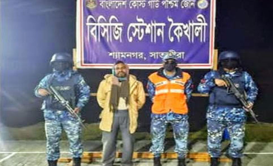 সরকারী মালামাল আত্মসাৎ স্বজনপ্রীতির অভিযোগে আওয়ামীলীগ নেতা চাঁদাবাজ শাহীন আলম আটক