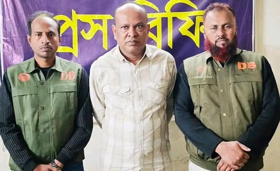 যশোরের সাবেক কাউন্সিলার আলোচিত টাক মিলন ঢাকা থেকে আটক