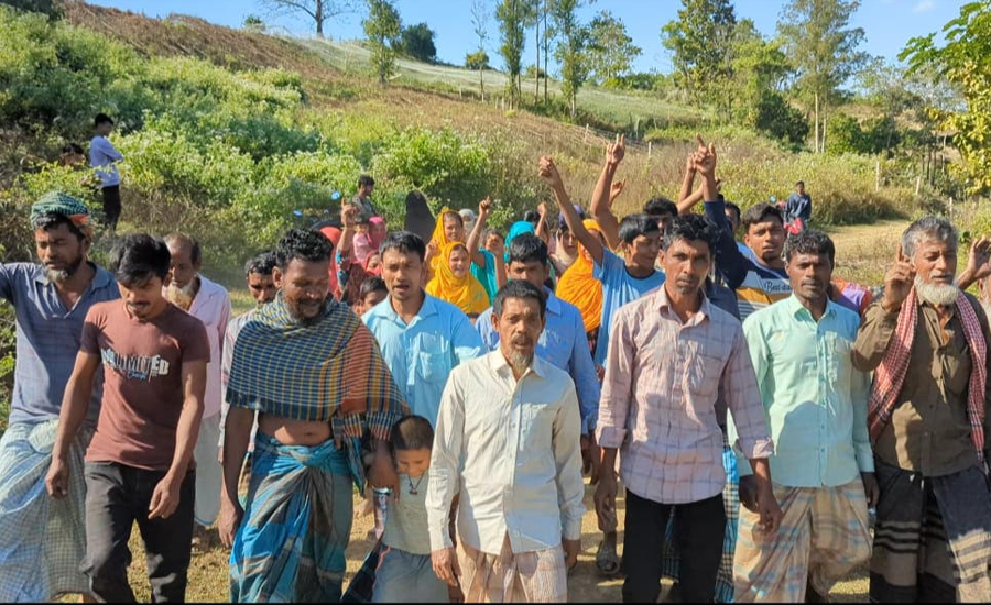 রাঙ্গুনিয়ায় ডাস্টবিন নির্মাণ প্রকল্প স্থানান্তরের দাবিতে বিক্ষোভ মিছিল 