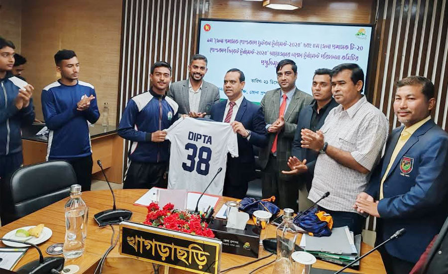 জাতীয় ক্রিকেটে পাহাড়ের চ্যালেঞ্জ: ইয়াং টাইগারে মাঠে নামছে খাগড়াছড়ি অনূর্ধ্ব-১৮