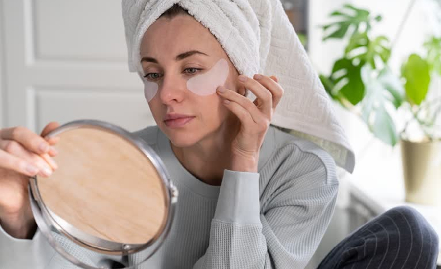 চোখের তলায় ডার্ক সার্কেল কেন হয়, কিভাবে কমাবেন?