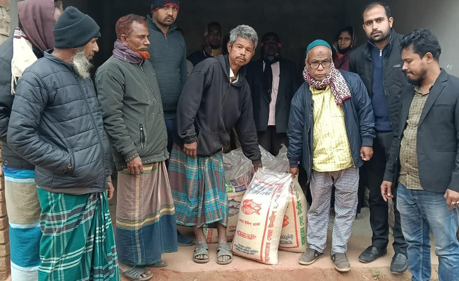 শ্রীবরদীতে বড়দিন উপলক্ষে গীর্জায় চাল বিতরণ