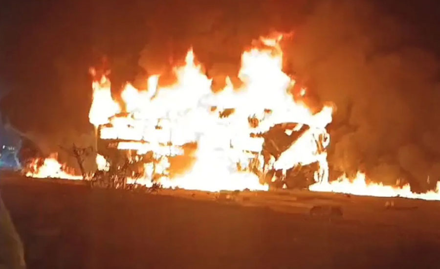 ভারতে বাস-ট্রাক সংঘর্ষে আগুন, নিহত ১০