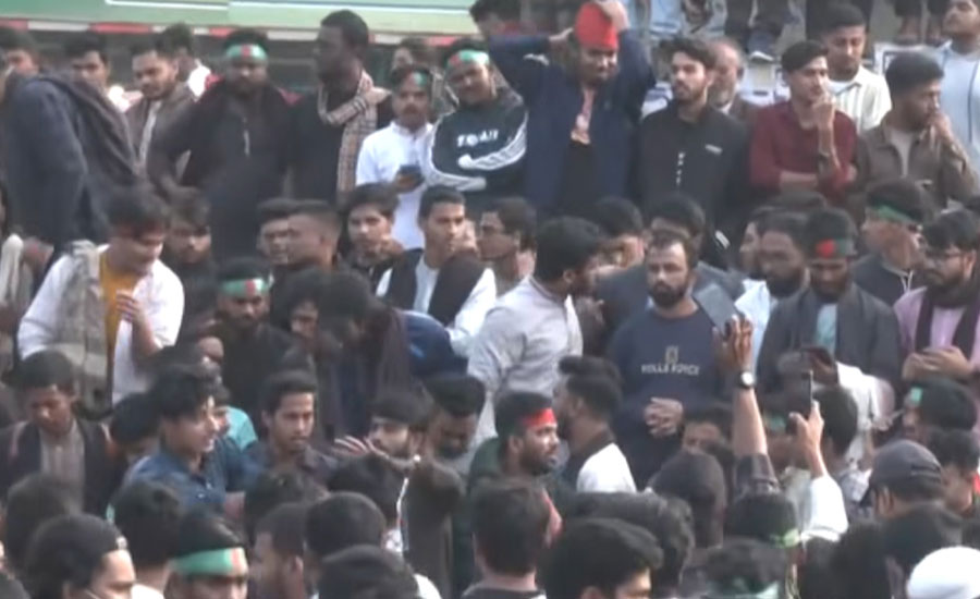 হাদি হত্যার বিচারের দাবিতে শাহবাগ অবরোধ