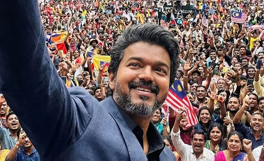 ৯০ হাজার ভক্ত নিয়ে গান প্রকাশের পর অভিনয় ছাড়ার কারণ জানালেন বিজয়