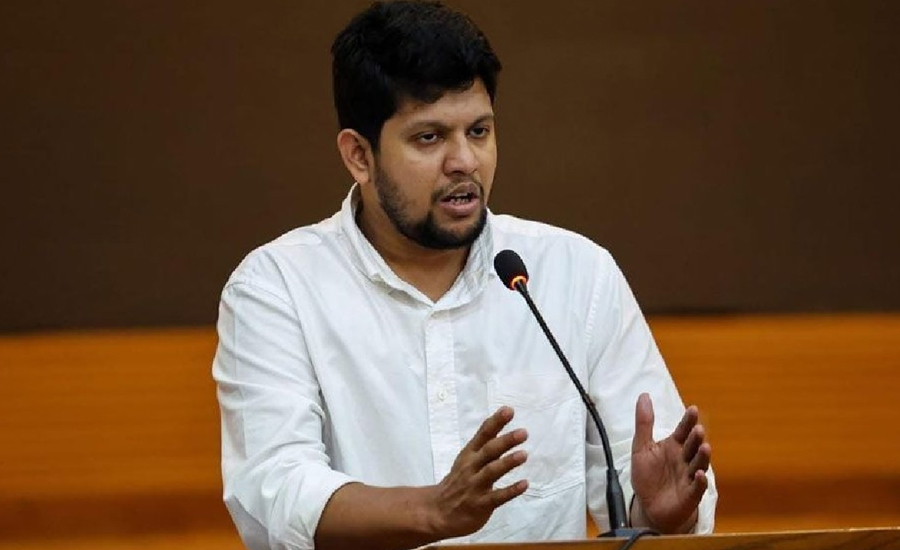 নির্বাচন করবেন না, তাহলে কেন পদত্যাগ করেছিলেন মাহফুজ আলম?