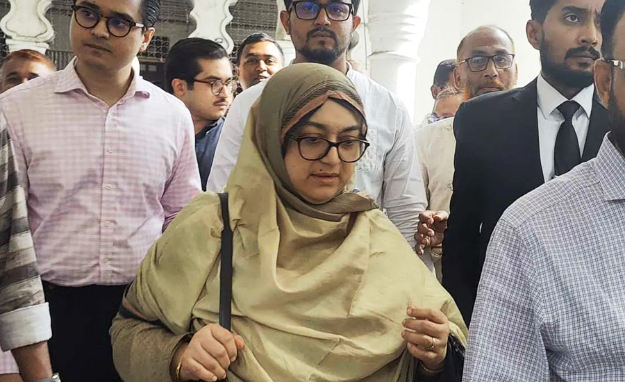 বাবরের আসনে স্ত্রীও প্রার্থী