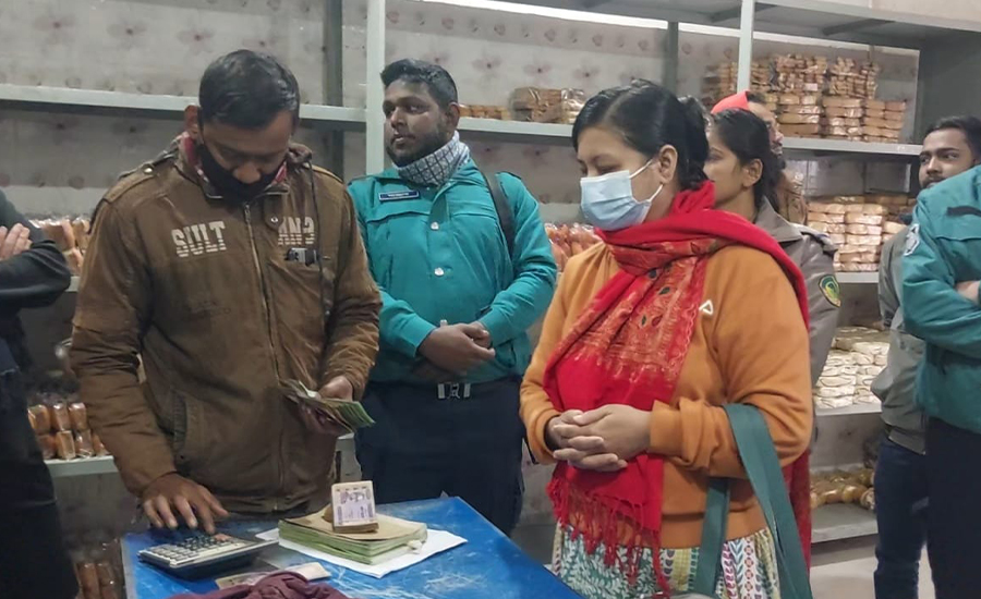 গাজীপুরে অস্বাস্থ্যকর পরিবেশে খাদ্য উৎপাদন বেকারীকে লাখ টাকা জরিমানা