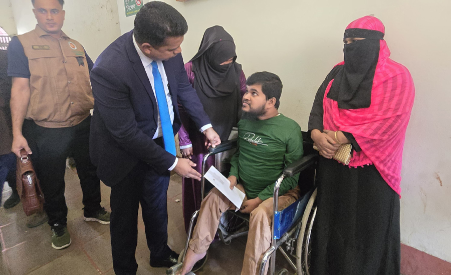 যেদিন আবেদন, সেদিনই সাড়া : চট্টগ্রামের ডিসি