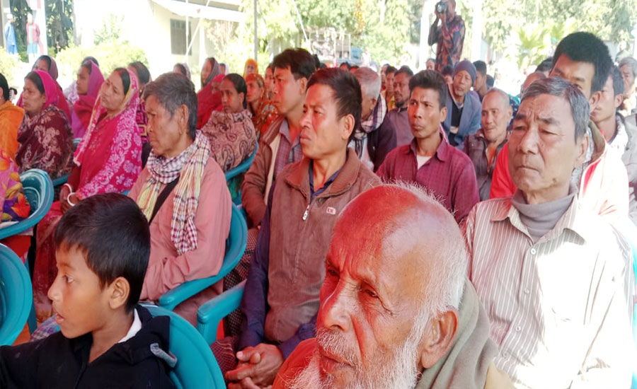 রুমা ব্যাটালিয়নের উদ্যোগে শীতার্ত মানুষের মাঝে কম্বল বিতরণ