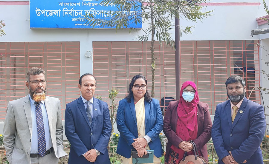 ভান্ডারিয়ায় নির্বাচনী কার্যক্রম ও নির্বাচন অফিস পরিদর্শন করেন বিভাগীয় আঞ্চলিক কর্মকর্তা 