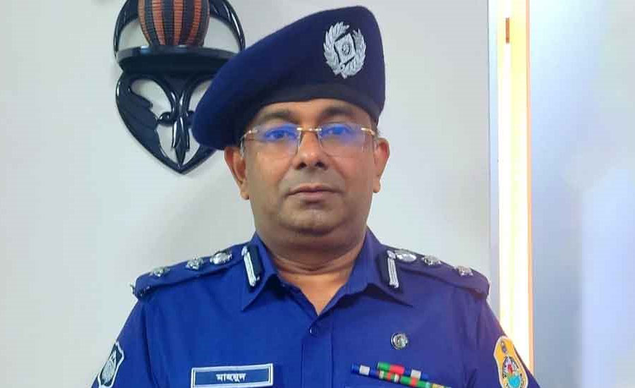 কক্সবাজারে পর্যটকদের  হারানো ব্যাগ উদ্ধার কুরিয়ারে পৌঁছে দিল ট্যুরিস্ট পুলিশ