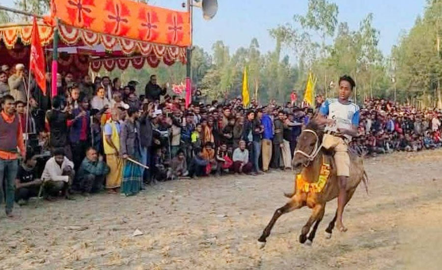 কুড়িগ্রামের ঐতিহ্যবাহী ঘোড়দৌড় প্রতিযোগিতা অনুষ্ঠিত 