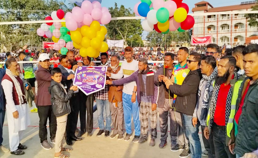 সাতক্ষীরার কালিগঞ্জে জাতীয় খেলোয়াড়দের সমন্বয়ে ৪ দলীয় নকআউট ভলিবল টুর্নামেন্ট অনুষ্ঠিত 