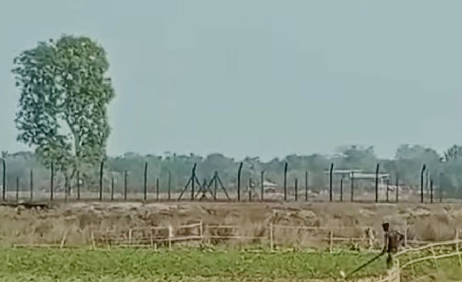 কুড়িগ্রামের রৌমারী সীমান্তে গুলির পর এক যুবককে ধরে নিয়ে গেছে বিএসএফ