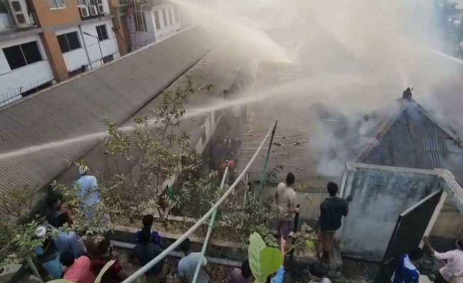 গাজীপুরের কাশিমপুরে কলোনিতে ভয়াবহ আগুন, পুড়ে গেছে ২৬টি রুম