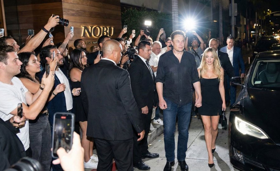 হলিউডের নায়িকার সঙ্গে ইলন মাস্কের ছড়িয়ে পড়া ছবিগুলো কি আসল?