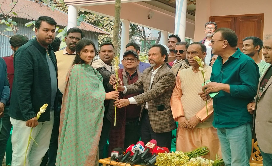 সিরাজগঞ্জে বৈষম্যবিরোধী ছাত্র আন্দোলনের শতাধিক শিক্ষার্থী বিএনপিতে যোগদান