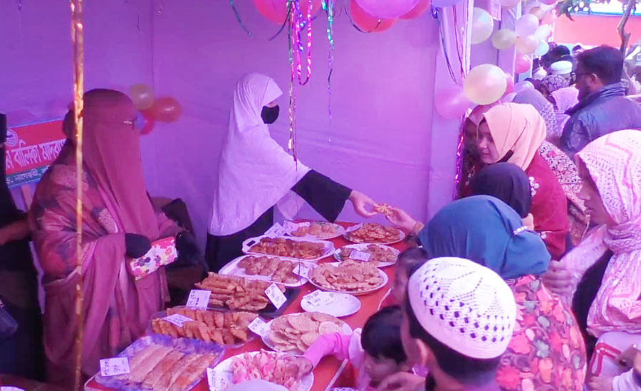 নাগেশ্বরীতে পিঠা উৎসবে শিক্ষার্থী, অভিভাবক ও শিক্ষকদের উচ্ছ্বাস